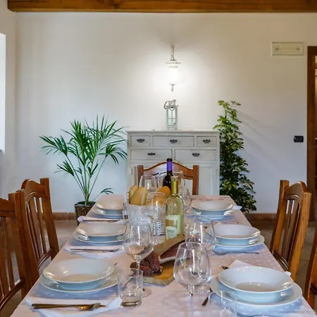 Agostini 10, Emma 빌라 *